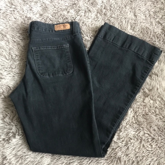 (6) Levi’s Misses Trousers Flare Leg Faded Black